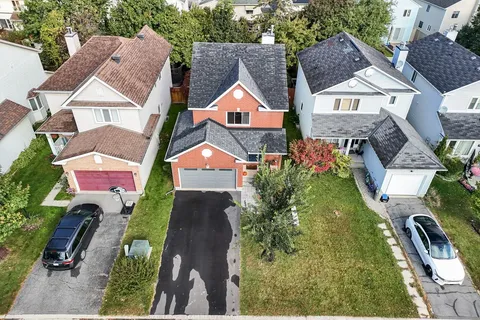 25 SARRAZIN Way, Barrhaven, ON K2J 4A5