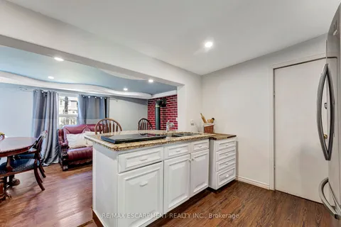 159 Grosvenor Avenue, Hamilton, ON L8L 7S7