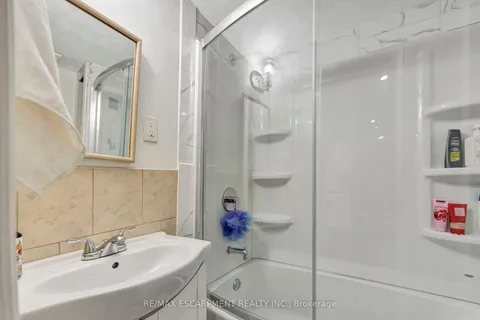 159 Grosvenor Avenue, Hamilton, ON L8L 7S7