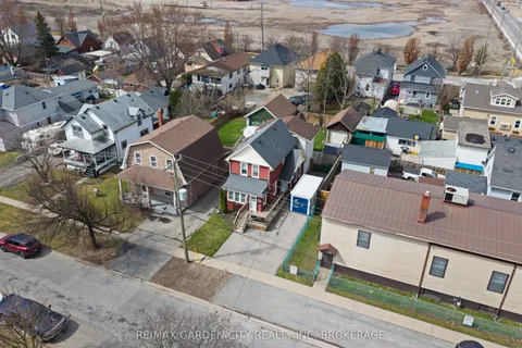24 Beatrice Street, Welland, ON L3B 2Z3