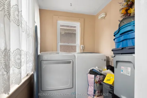 24 Beatrice Street, Welland, ON L3B 2Z3