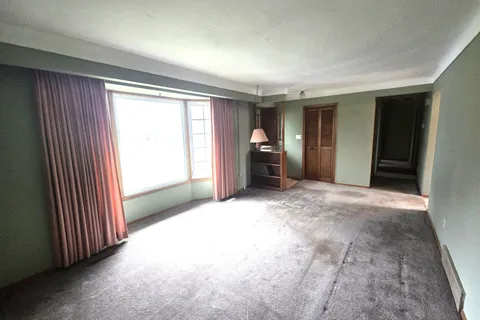 748 Parkdale Avenue, Fort Erie, ON L2A 5B6