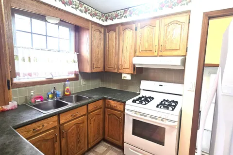 748 Parkdale Avenue, Fort Erie, ON L2A 5B6