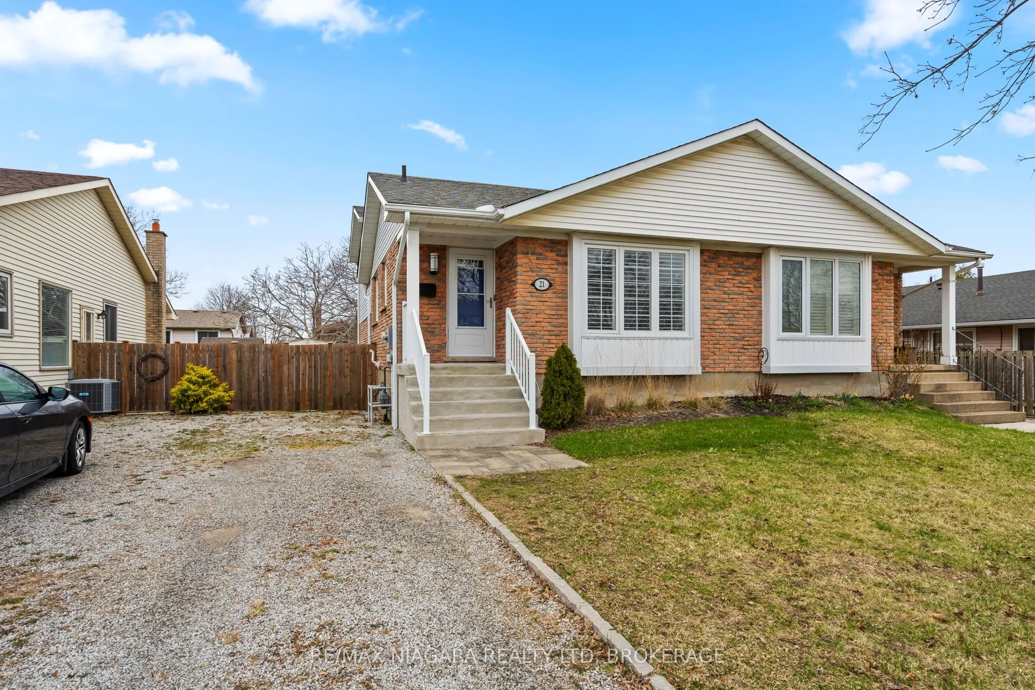 21 Dundee Drive, St. Catharines, ON L2P 3S9