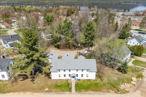 14 Huron Street, Deep River, ON K0J 1P0
