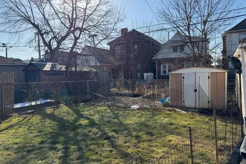 55 Connaught Avenue, Hamilton, ON L8L 6Y9