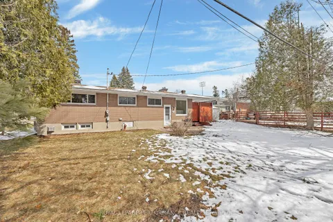 16 Solva Drive, Crystal Bay - Rocky Point - Bayshore, ON K2H 5R5