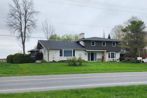 11391 Lakeshore Drive, South Dundas, ON K0E 1K0