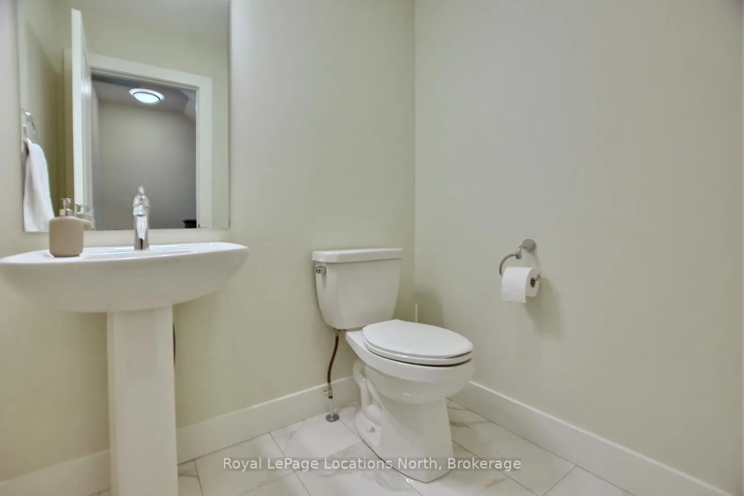 163 Courtland Street, Blue Mountains, ON L9Y 5L7