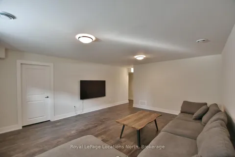 163 Courtland Street, Blue Mountains, ON L9Y 5L7
