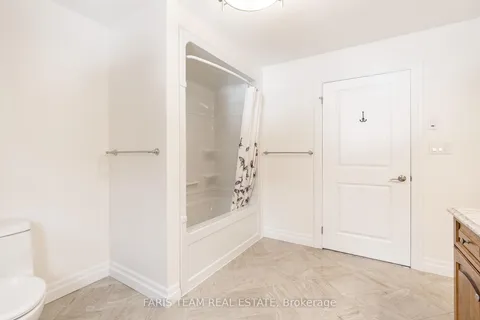156 Deerfoot Trail, Huntsville, ON P1H 0A8
