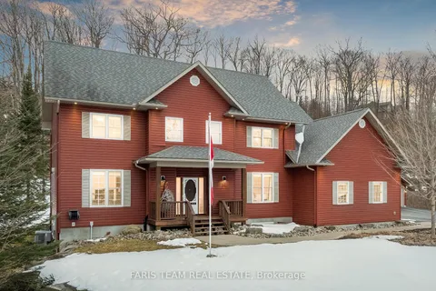 156 Deerfoot Trail, Huntsville, ON P1H 0A8