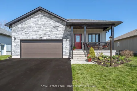 12 Dorchester Drive, Prince Edward County, ON K0K 3L0