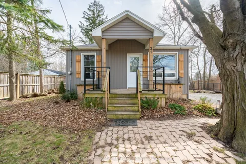 21 Renfrew Street, ON N3W 1E8
