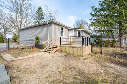 21 Renfrew Street, ON N3W 1E8