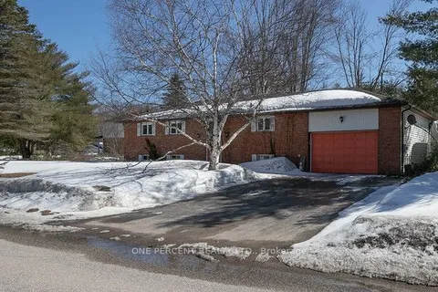 34 Meadow Heights Drive, Bracebridge, ON P1L 1A2
