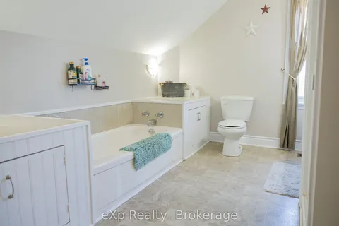 120 3rd Avenue, ON N0G 1L0