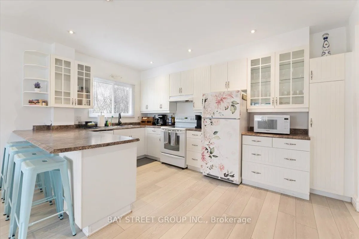 1019 Beach Boulevard, Hamilton, ON L8H 6Z8