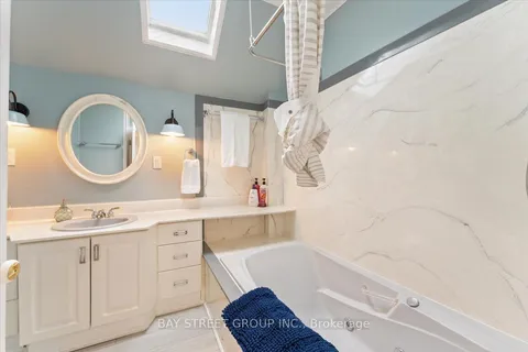 1019 Beach Boulevard, Hamilton, ON L8H 6Z8