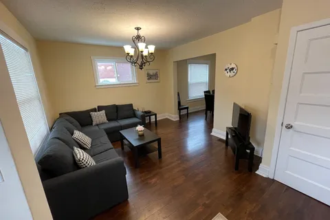 4713 Cookman Crescent, Niagara Falls, ON L2E 1C1