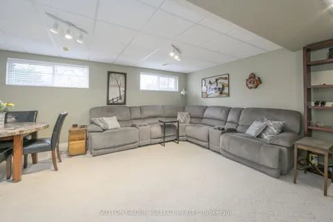 18 Tilipe Road, London, ON N5V 2X4