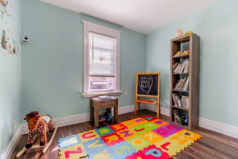 4725 Third Avenue, Niagara Falls, ON L2E 4L7