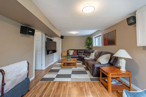 631 Thornwood Court, ON N6H 5J5