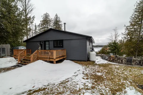 402 Steenburg Lk S Road, Limerick, ON K0M 1W0