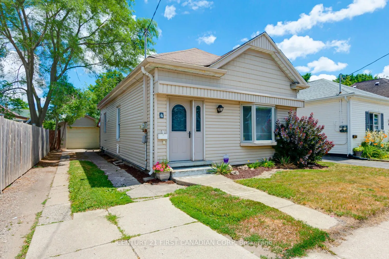 4 ADELAIDE Street, London, ON N5Z 3J8