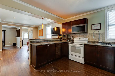 4 ADELAIDE Street, London, ON N5Z 3J8