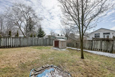 235 Huntingdon Crescent, Waterloo, ON N2L 4P8