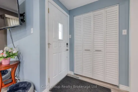 235 Huntingdon Crescent, Waterloo, ON N2L 4P8