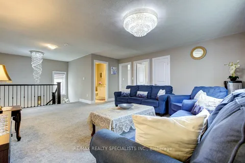 284 Chokecherry Crescent, Waterloo, ON N2V 0H1