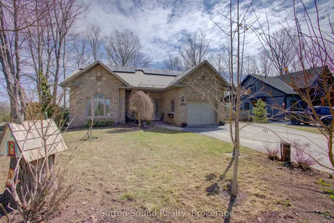 122 McCullough Lake Drive, Chatsworth, ON N0H 2V0