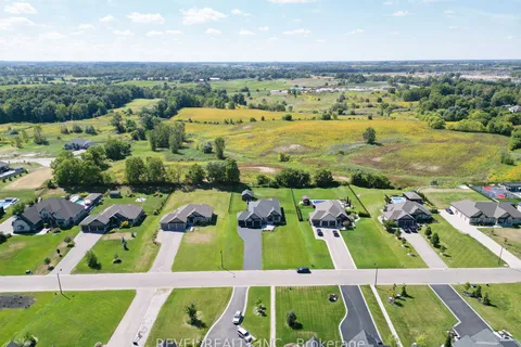 21 Tedley Boulevard, Brantford, ON N3T 0E3