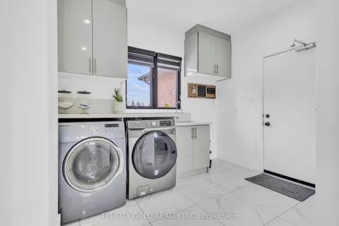 2 Currie Drive, Puslinch, ON N0B 2C0