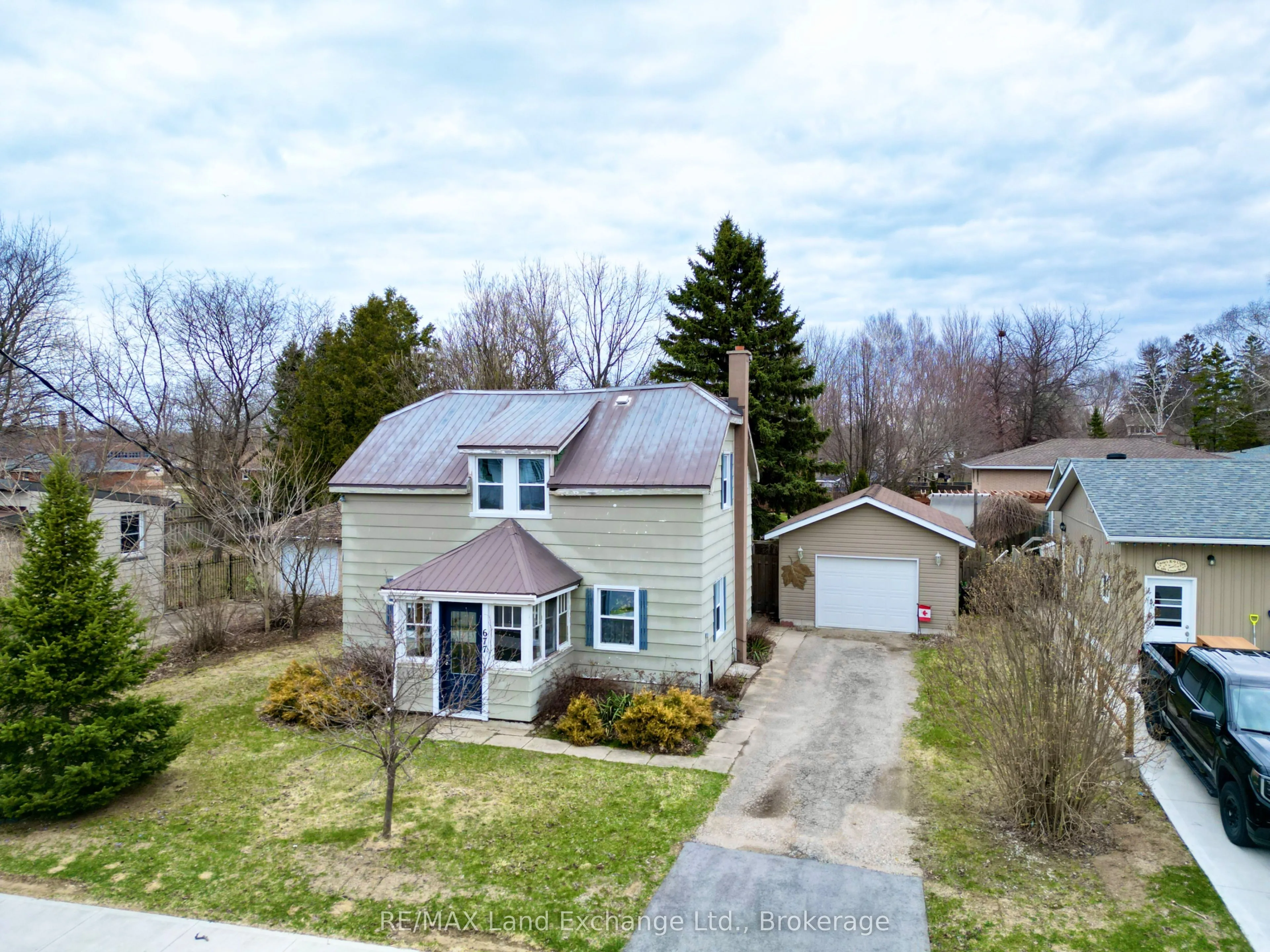 677 Louis Street, Saugeen Shores, ON N0H 2C4