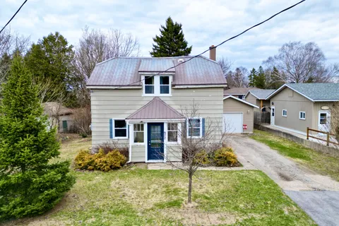 677 Louis Street, Saugeen Shores, ON N0H 2C4