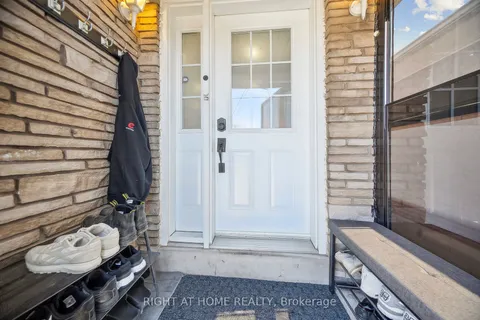 640 Tate Avenue, Hamilton, ON L8H 6E3