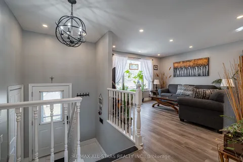 2431 Mountland Drive, Peterborough West, ON K9K 1V8