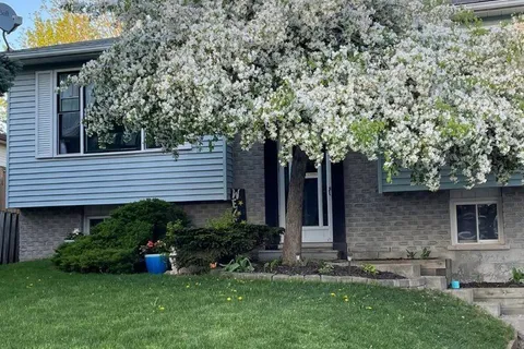 2431 Mountland Drive, Peterborough West, ON K9K 1V8