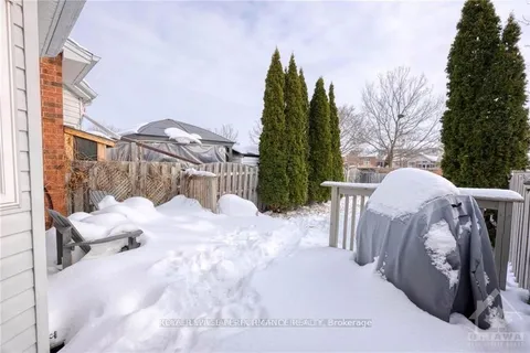 4218 Owl Valley Drive, Blossom Park - Airport and Area, ON K1V 1L7