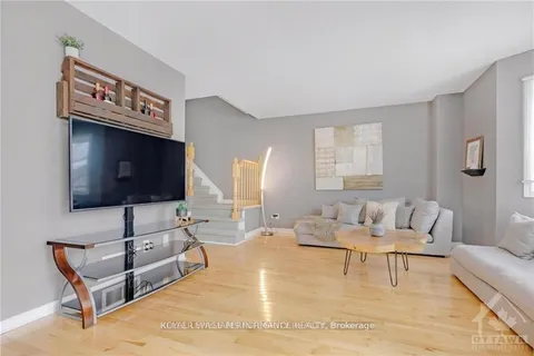 4218 Owl Valley Drive, Blossom Park - Airport and Area, ON K1V 1L7