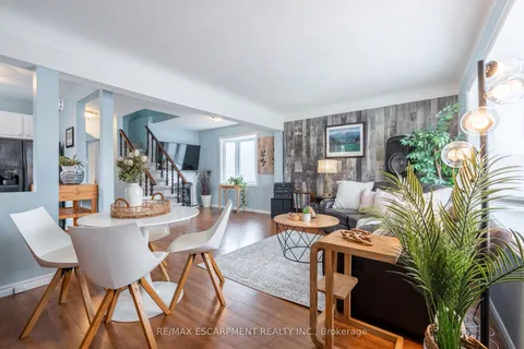 668 Burgess Avenue, Hamilton, ON L8H 6J1