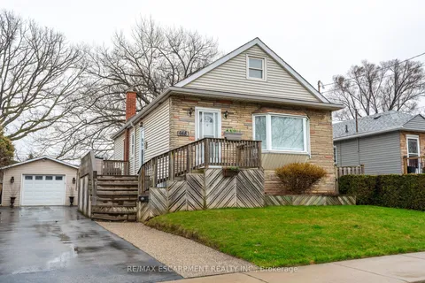 668 Burgess Avenue, Hamilton, ON L8H 6J1