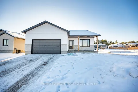 52 Wilson Avenue, Petawawa, ON K8H 2Y3