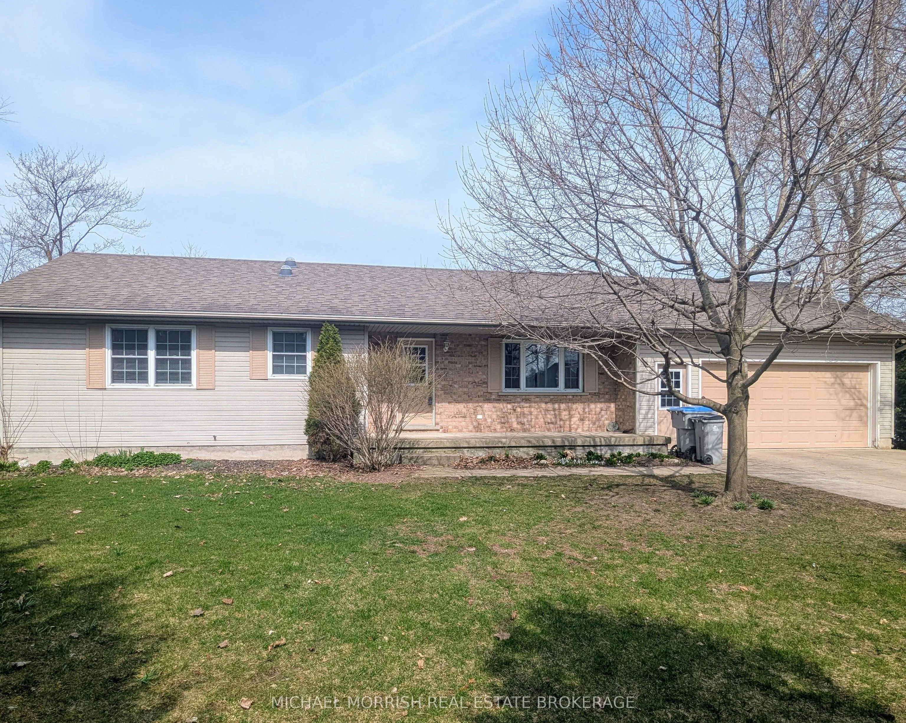 8451 Adams Court, Lambton Shores, ON N0M 1T0