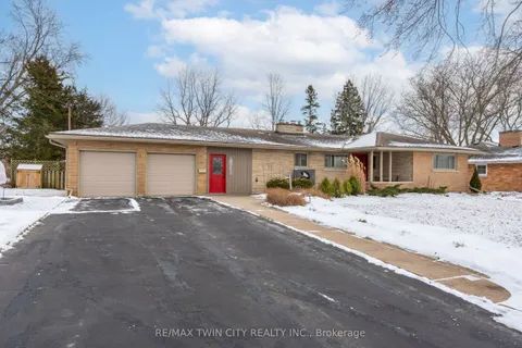 30 Rosehill Avenue, Brant, ON N3T 1R8