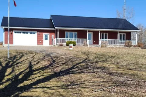 2002 COUNTY ROAD 2 Road, Edwardsburgh/Cardinal, ON K0E 1T1