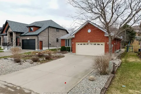 20 Ridgewood Crescent, St. Marys, ON N4X 1E8